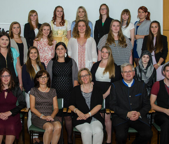 Zeugnisse 3B FSB Caritas Gruppenfoto