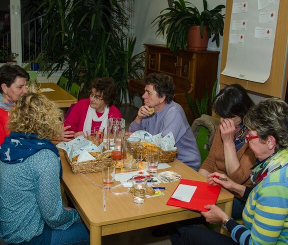 Gruppenbild der Haussammler aus Waidhofen/Thaya - beim gemütlichen Essen