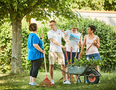 Gruppe im Garten