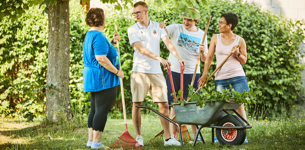 Gruppe im Garten